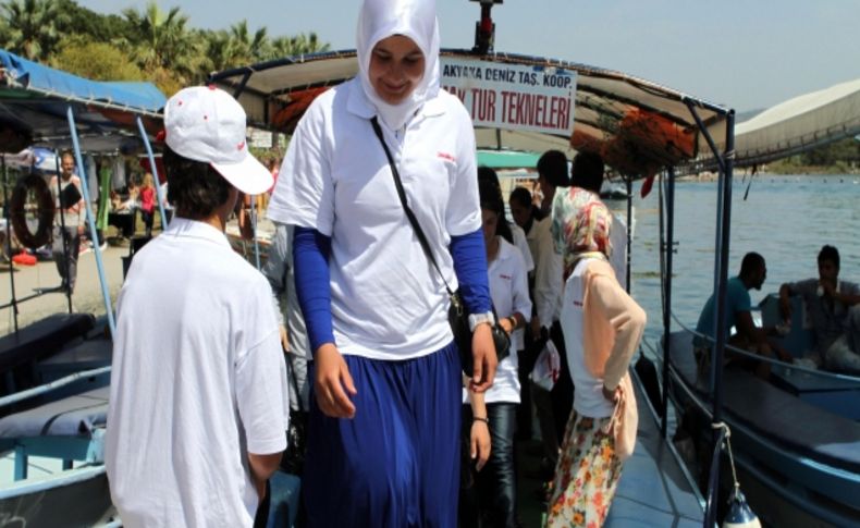 Vanlı öğrenciler Muğla'da deniz sefası yaptı