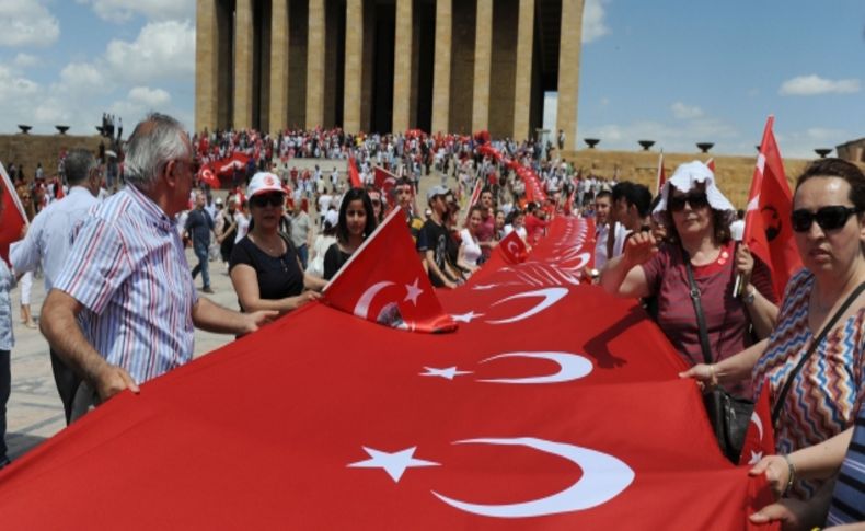 Vatandaşlar, Anıtkabir'e akın etti