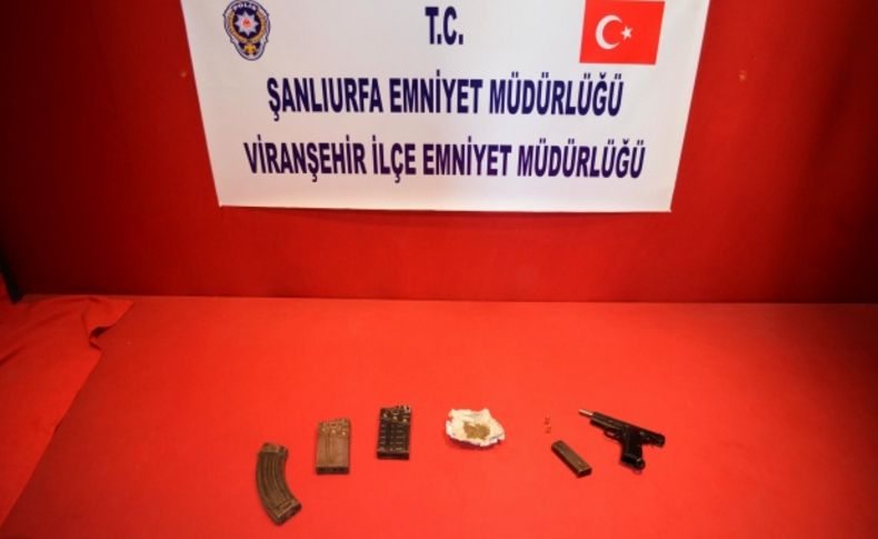 Viranşehir'de ruhsatsız silah ve esrar ele geçirildi