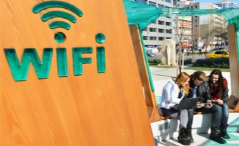 İzmir meydanlarına “kablosuz internet keyfi” geliyor