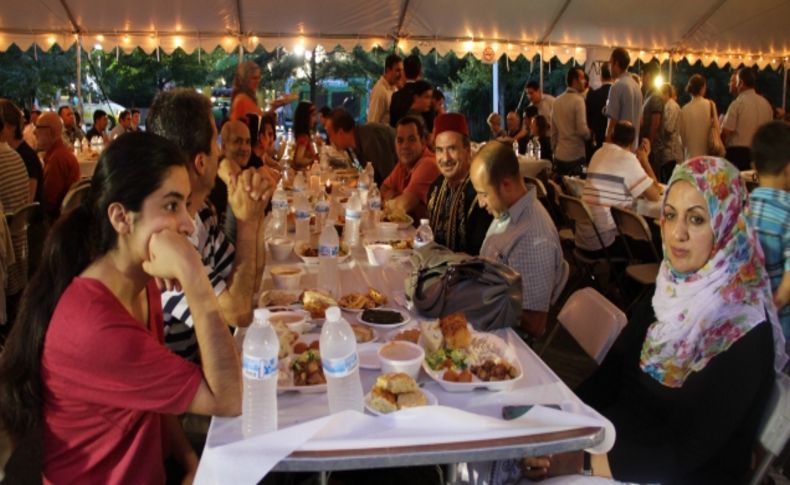 Washingtonluları iftar çadırı bir araya getirdi