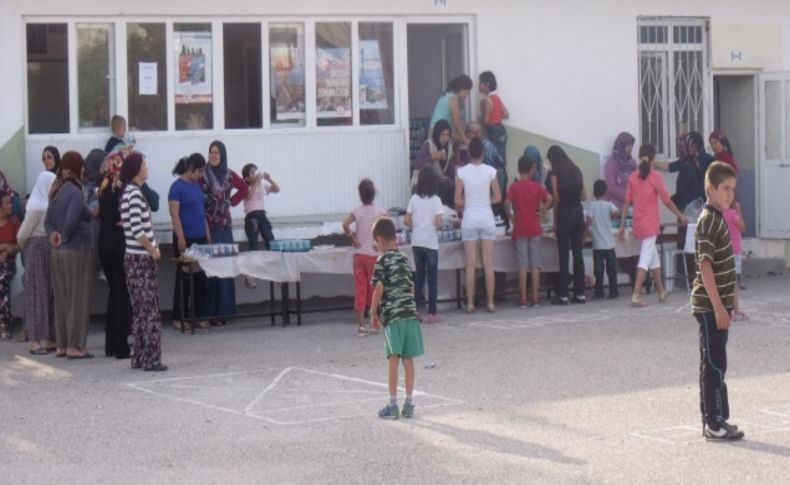 Yaylakaya İlköğretim Okulu katmer şenliği düzenledi