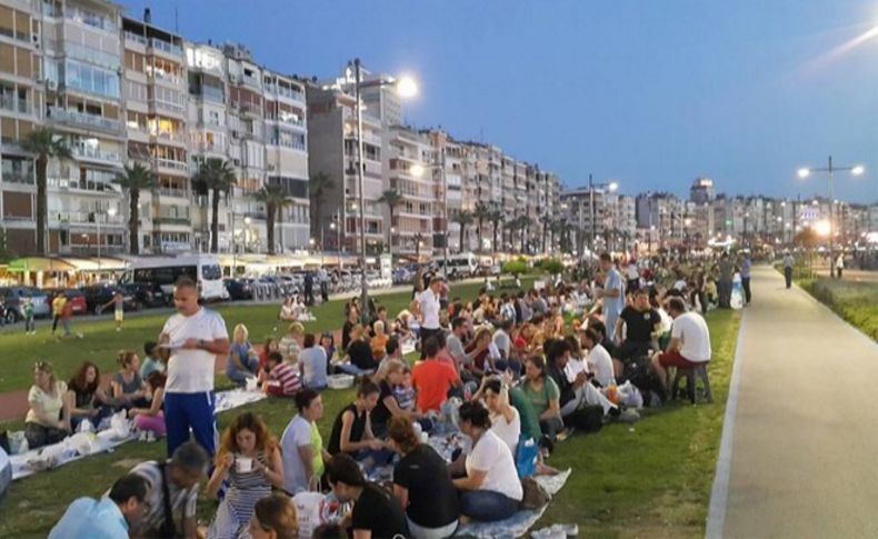 İzmir'de iftar 'Yeryüzü Sofraları'nda bir başka güzel