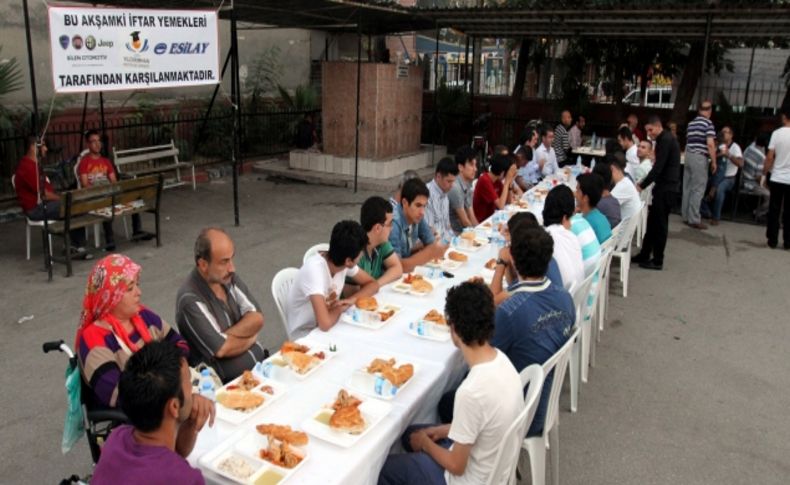 Yıldırımhan Mezunlar Derneği'nde ihtiyaç sahiplerine iftar