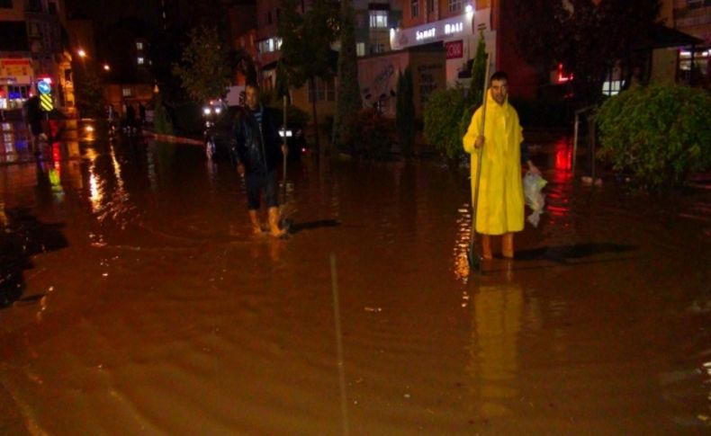 Yozgat'ta yağmur nedeniyle ulaşım güçlükle sağlandı