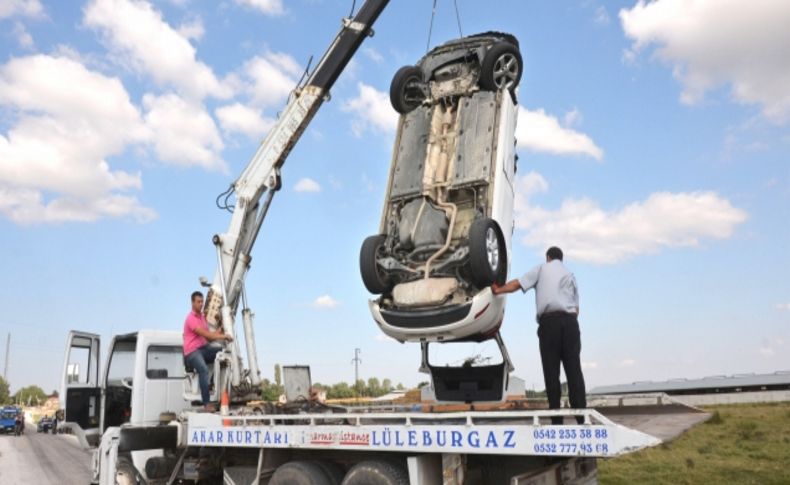 Ziyaret dönüşü otomobil sulama kanalına uçtu: 2 ölü