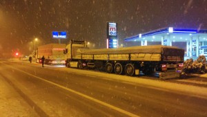 KONYA - Konya-Antalya kara yolu çekici ve tır geçişlerine kapatıldı